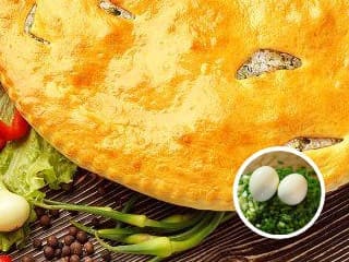 Осетинский пирог с капустой, яйцом и жареным луком